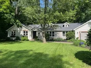 11005 N Mesa Dr, Peoria, IL 61615