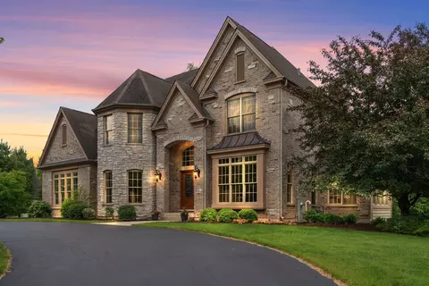 28809 W Harvest Glen Cir, Cary, IL 60013