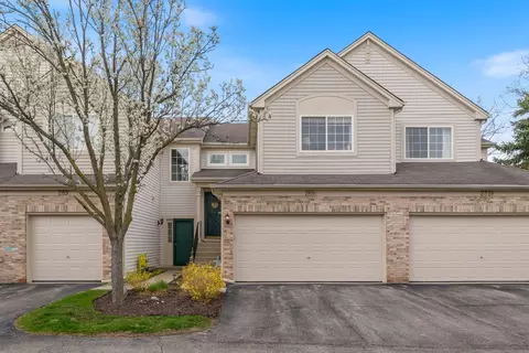 289 Nicole Dr #E, South Elgin, IL 60177