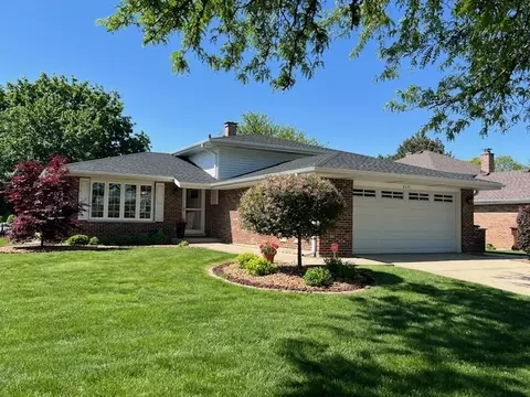 8031 Nottingham Rd, Tinley Park, IL 60477
