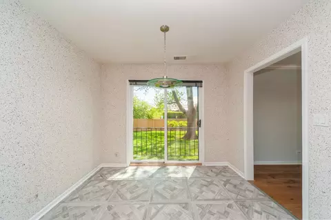 3950 Dundee Rd #101, Northbrook, IL 60062 photo 9