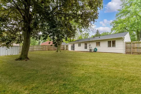Exterior - 128 Seabury Rd, Bolingbrook, IL 60440 photo 3 of 4