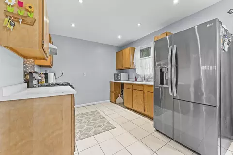 Kitchen - 128 Seabury Rd, Bolingbrook, IL 60440 photo 1 of 2