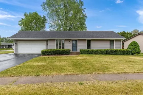 1045 Whitby Ln, Machesney Park, IL 61115