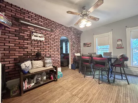 252 Jefferson Ave, Elgin, IL 60120 photo 12