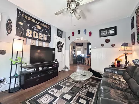 252 Jefferson Ave, Elgin, IL 60120 photo 5