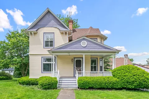508 Grant St, Earlville, IL 60518