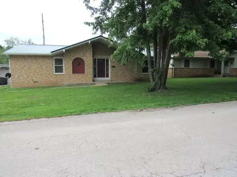 309 Cedar Dr, Clinton, IL 61727