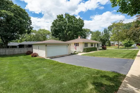 1211 Edward Ave, Saint Charles, IL 60174
