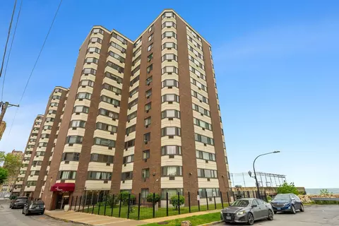 7337 S South Shore Dr #712, Chicago, IL 60649