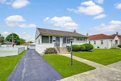 9124 S 54th Ct, Oak Lawn, IL 60453