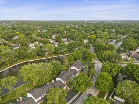 View/Area - 1209 W Bauer Rd, Naperville, IL 60563 photo 12 of 13