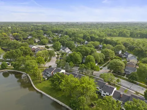 View/Area - 1209 W Bauer Rd, Naperville, IL 60563 photo 10 of 13