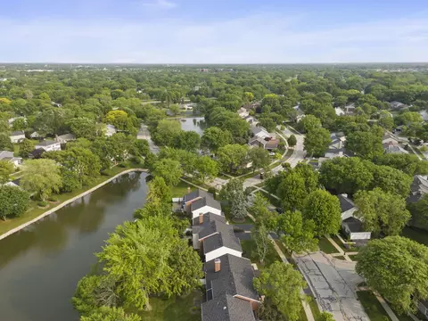 View/Area - 1209 W Bauer Rd, Naperville, IL 60563 photo 11 of 13