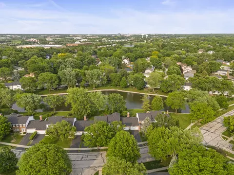 View/Area - 1209 W Bauer Rd, Naperville, IL 60563 photo 5 of 13