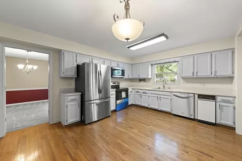 Kitchen - 1209 W Bauer Rd, Naperville, IL 60563 photo 2 of 2