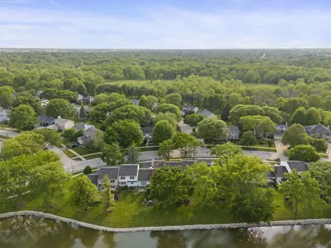 View/Area - 1209 W Bauer Rd, Naperville, IL 60563 photo 9 of 13