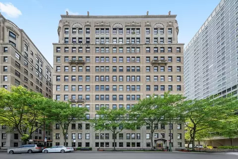 3530 N Lake Shore Dr #12B, Chicago, IL 60657