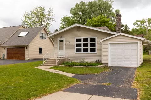1326 N Harrison St, Algonquin, IL 60102 photo 2