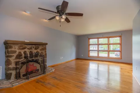 1326 N Harrison St, Algonquin, IL 60102 photo 3