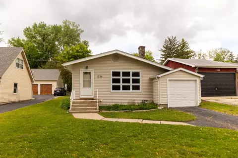1326 N Harrison St, Algonquin, IL 60102