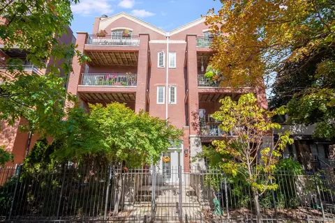 930 W Cuyler Ave #3W, Chicago, IL 60613