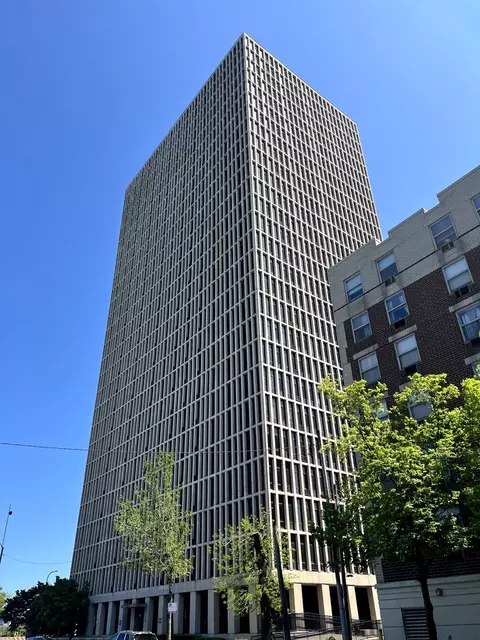 6700 S South Shore Dr #17A, Chicago, IL 60649