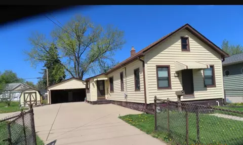 208 N Farnsworth Ave, Aurora, IL 60505