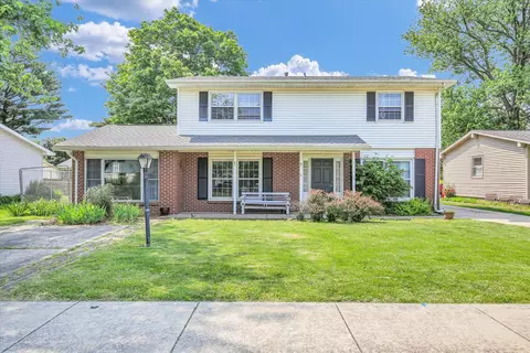 2107 Barberry Dr, Champaign, IL 61821