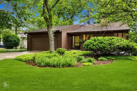 1980 Green Trails Dr, Lisle, IL 60532