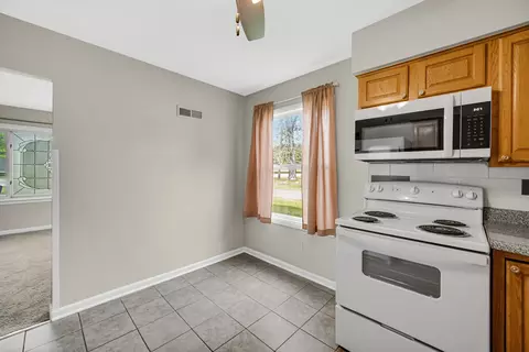 Kitchen - 1455 Reckinger Rd, Aurora, IL 60505 photo 3 of 4