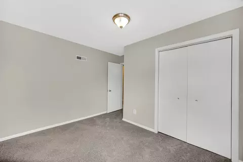 Bedroom - 1455 Reckinger Rd, Aurora, IL 60505 photo 2 of 5