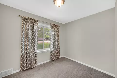 Bedroom - 1455 Reckinger Rd, Aurora, IL 60505 photo 4 of 5