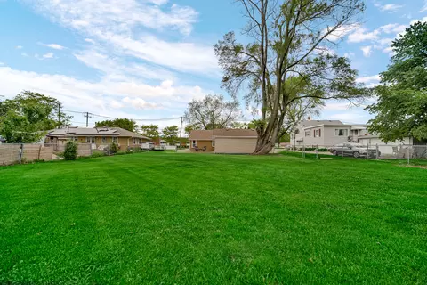 Exterior - 1455 Reckinger Rd, Aurora, IL 60505 photo 7 of 7