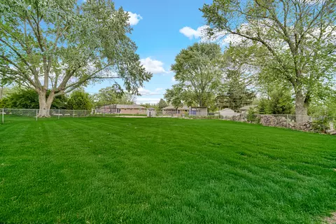 Exterior - 1455 Reckinger Rd, Aurora, IL 60505 photo 4 of 7