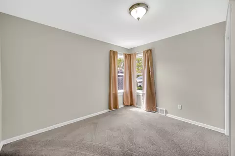 Bedroom - 1455 Reckinger Rd, Aurora, IL 60505 photo 1 of 5