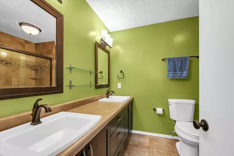 Bath - 1727 Devonshire Dr, Champaign, IL 61821 photo 3 of 3