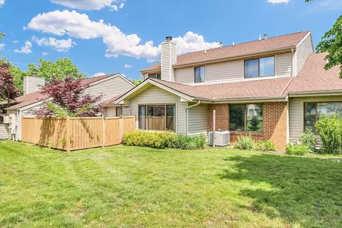 Exterior - 1727 Devonshire Dr, Champaign, IL 61821 photo 3 of 7