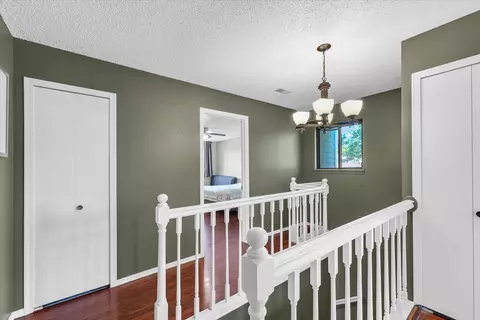 Entry Way - 1727 Devonshire Dr, Champaign, IL 61821 photo 5 of 6