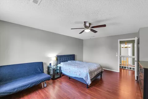 Bedroom - 1727 Devonshire Dr, Champaign, IL 61821 photo 3 of 7