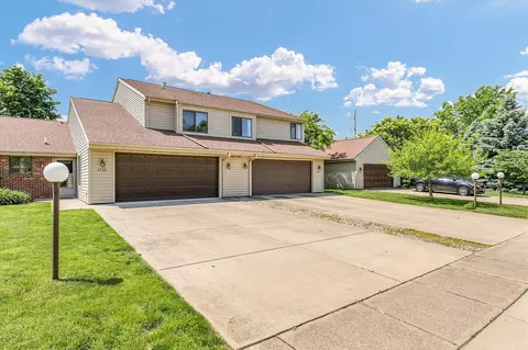 1727 Devonshire Dr, Champaign, IL 61821