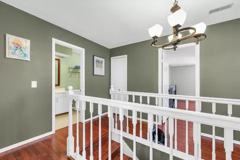 Entry Way - 1727 Devonshire Dr, Champaign, IL 61821 photo 4 of 6