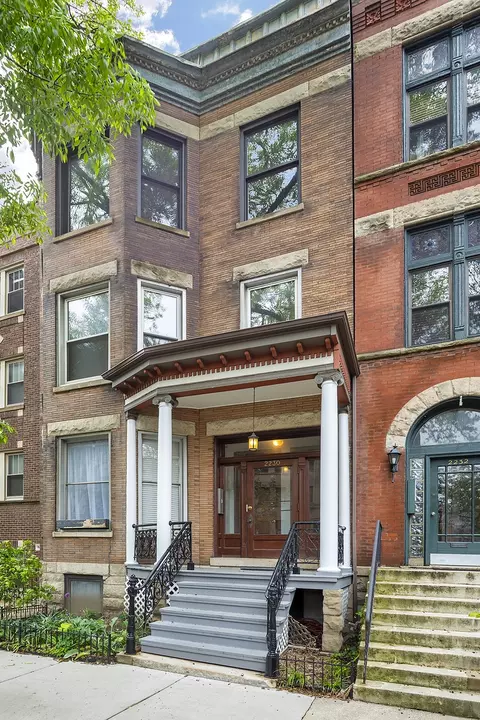 2230 N Kenmore Ave #2, Chicago, IL 60614