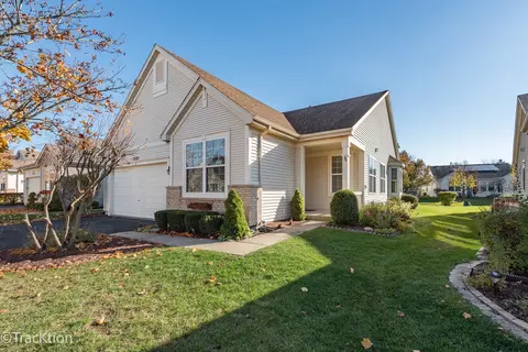 21319 Barth Pond Ln, Crest Hill, IL 60403