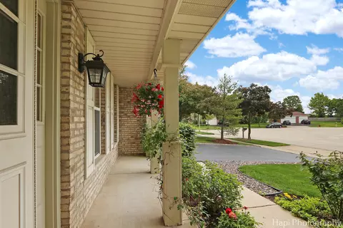 1116 Stonegate Ct, Bartlett, IL 60103 photo 2