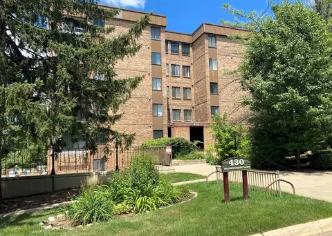 430 Walnut Ave #2201, Lisle, IL 60532