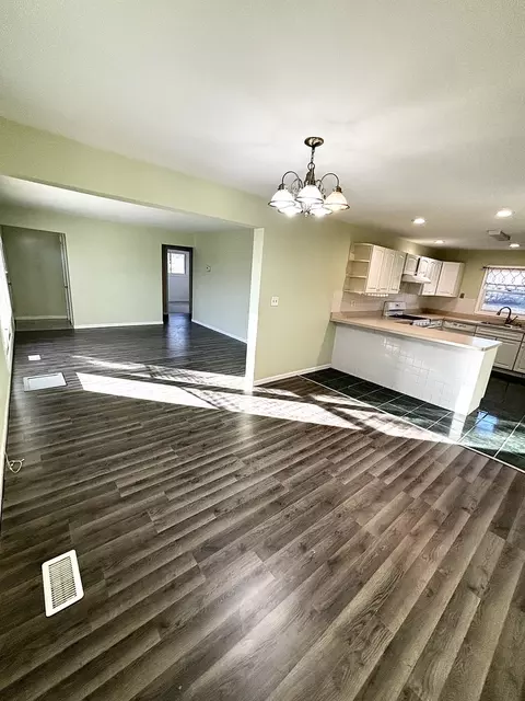 410 Aster Ln, Hoffman Estates, IL 60169 photo 4