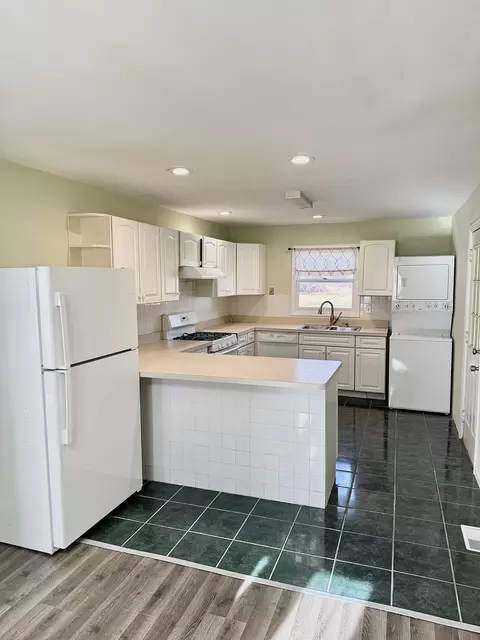 410 Aster Ln, Hoffman Estates, IL 60169 photo 2