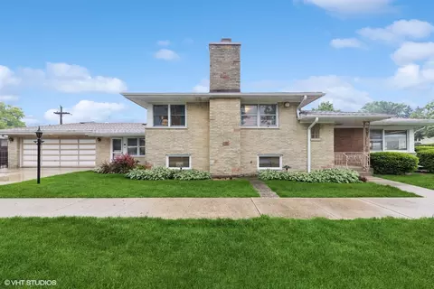 1241 Woodside Rd, La Grange Park, IL 60526