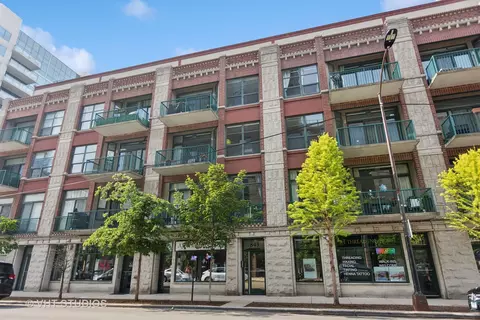843 W Monroe St #3B, Chicago, IL 60607